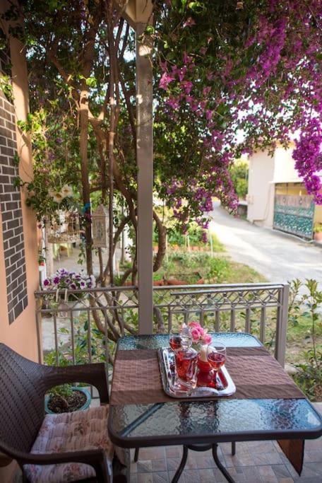 Bougainvillea House 1 Kalamata Extérieur photo